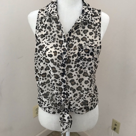Charlotte Russe Tops - Leopard sleeveless button down tank top